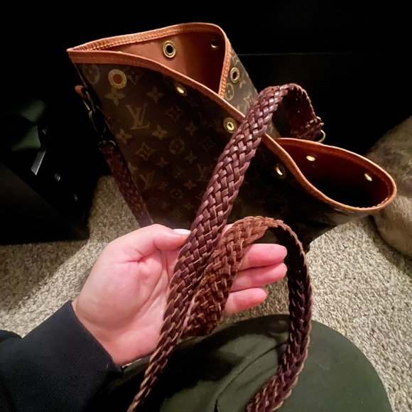 Louis Vuitton bucket bag - Picture 2 of 2